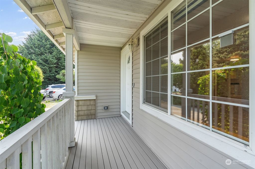 Photo of 5335 S 140th Street, Tukwila, WA 98168 (MLS # 2068728)
