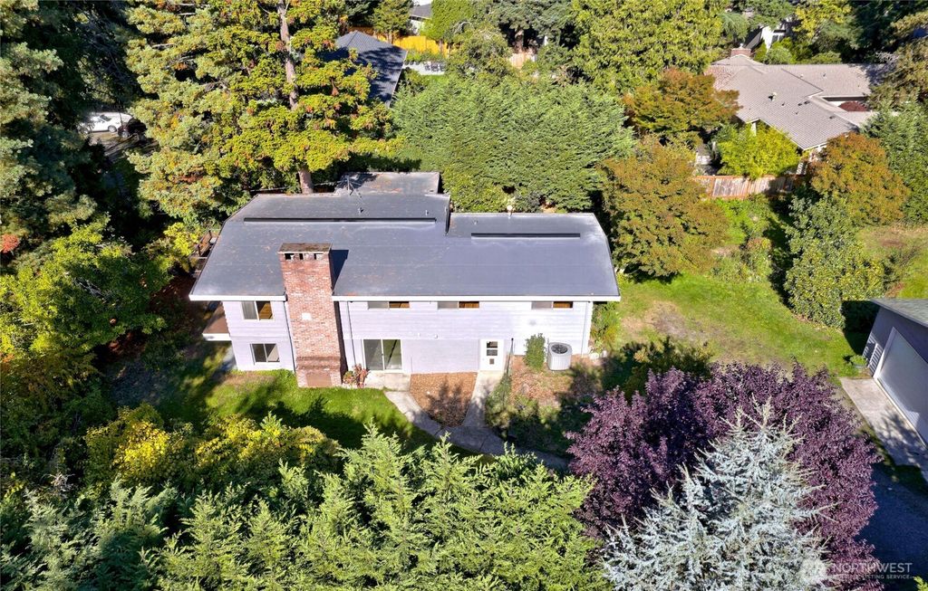 Photo of 6042 NE 200th Street, Kenmore, WA 98028 (MLS # 2446586)