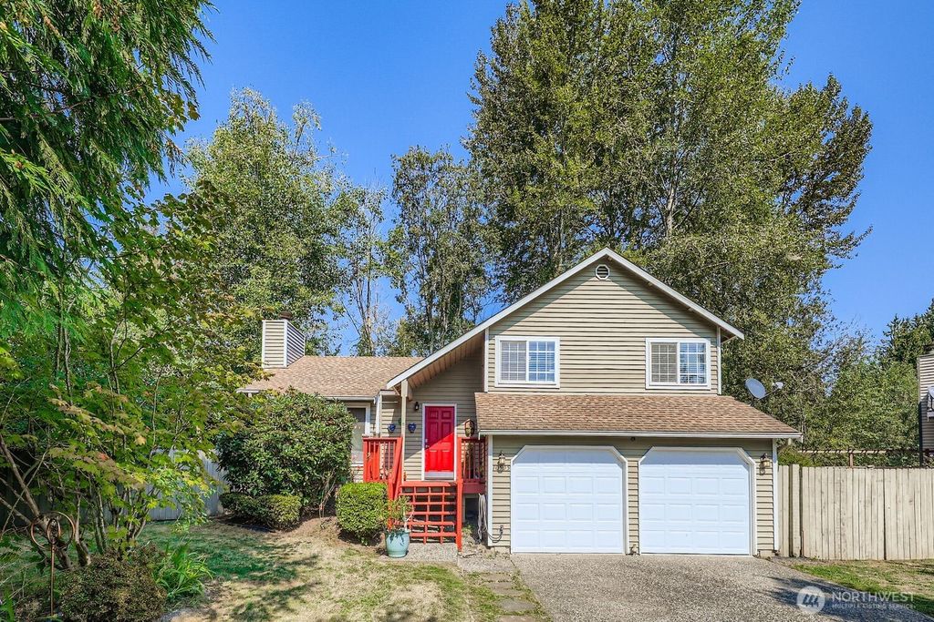 Photo of 10505 4th Drive SE, Everett, WA 98208 (MLS # 2432378)
