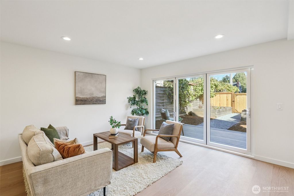 Photo of 316 N 117th Street, Seattle, WA 98133 (MLS # 2442532)