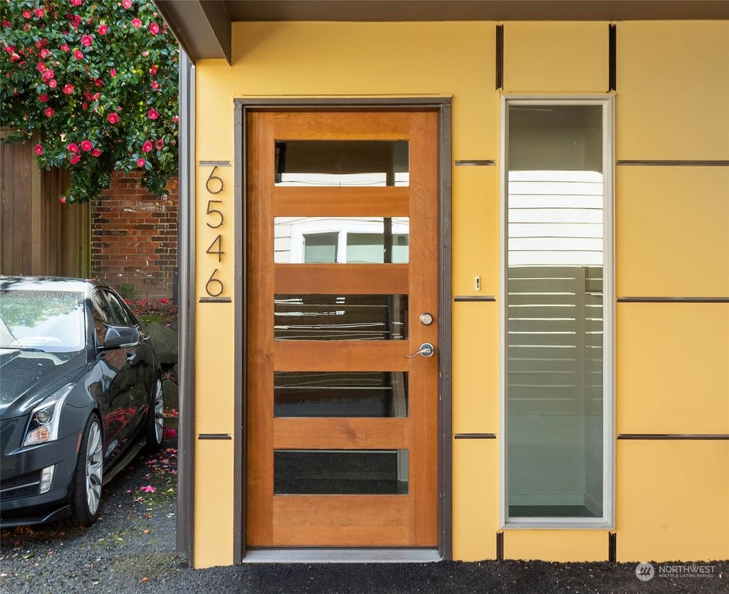 Photo of 6546 34th Avenue SW, Seattle, WA 98126 (MLS # 2064151)