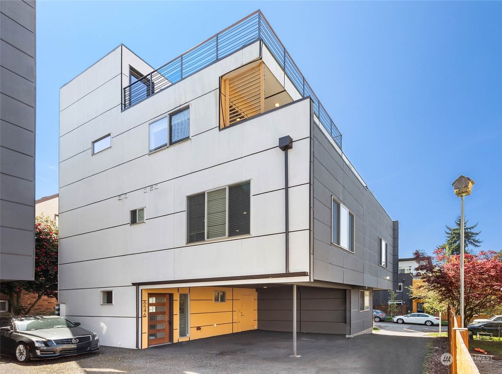 Photo of 6546 34th Avenue SW, Seattle, WA 98126 (MLS # 2064151)