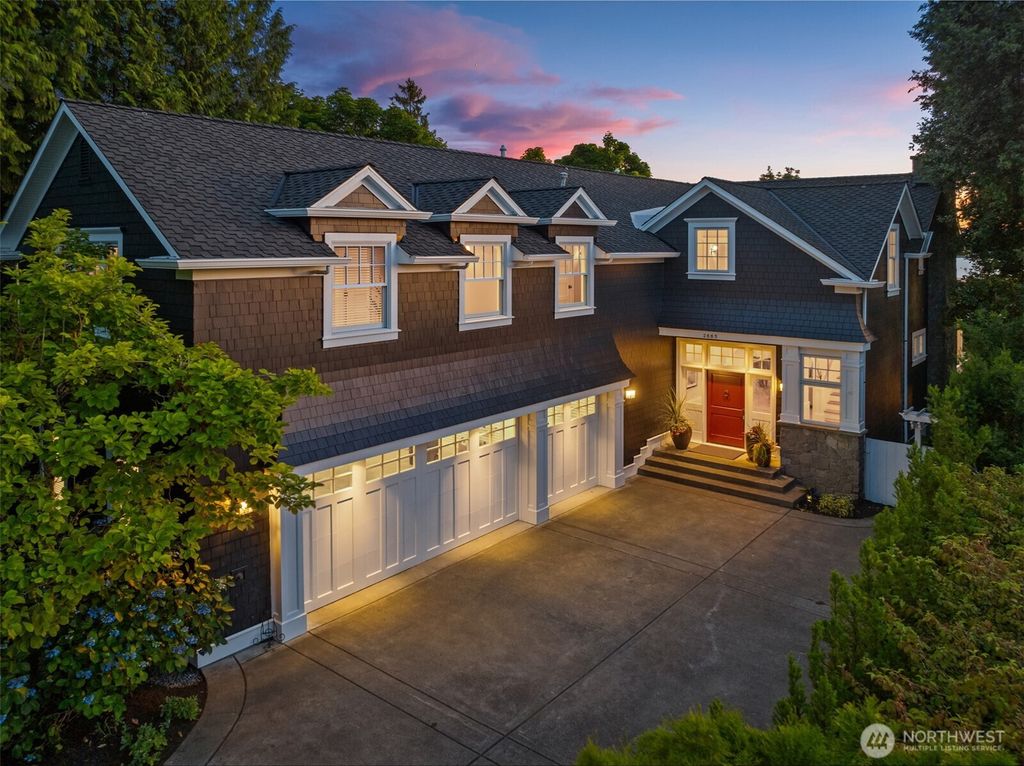 Photo of 2665 Evergreen Point Road NE, Medina, WA 98039 (MLS # 2406874)