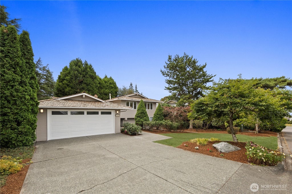 Photo of 14115 SE 45th Street, Bellevue, WA 98006 (MLS # 2564205)
