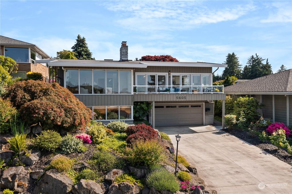 Photo of 5605 SW Orleans Street, Seattle, WA 98116 (MLS # 2075858)