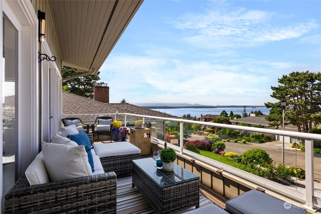 Photo of 5605 SW Orleans Street, Seattle, WA 98116 (MLS # 2075858)