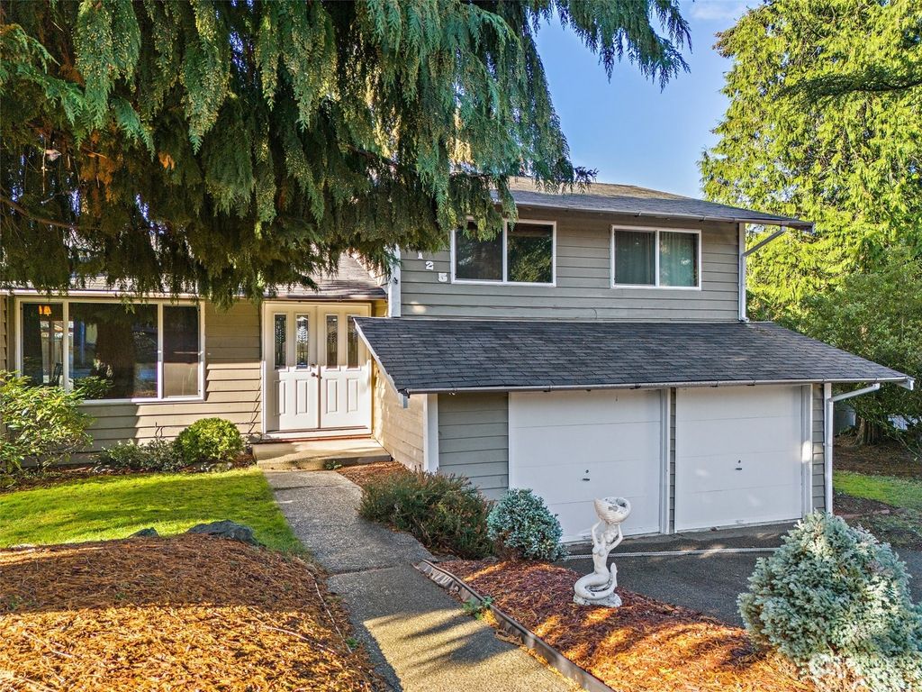 Photo of 2125 Blaine Circle SE, Renton, WA 98055 (MLS # 2311857)
