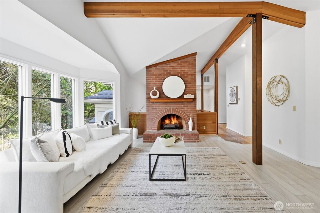 Photo of 1060 NW Glenwood Court, Issaquah, WA 98027 (MLS # 2486306)