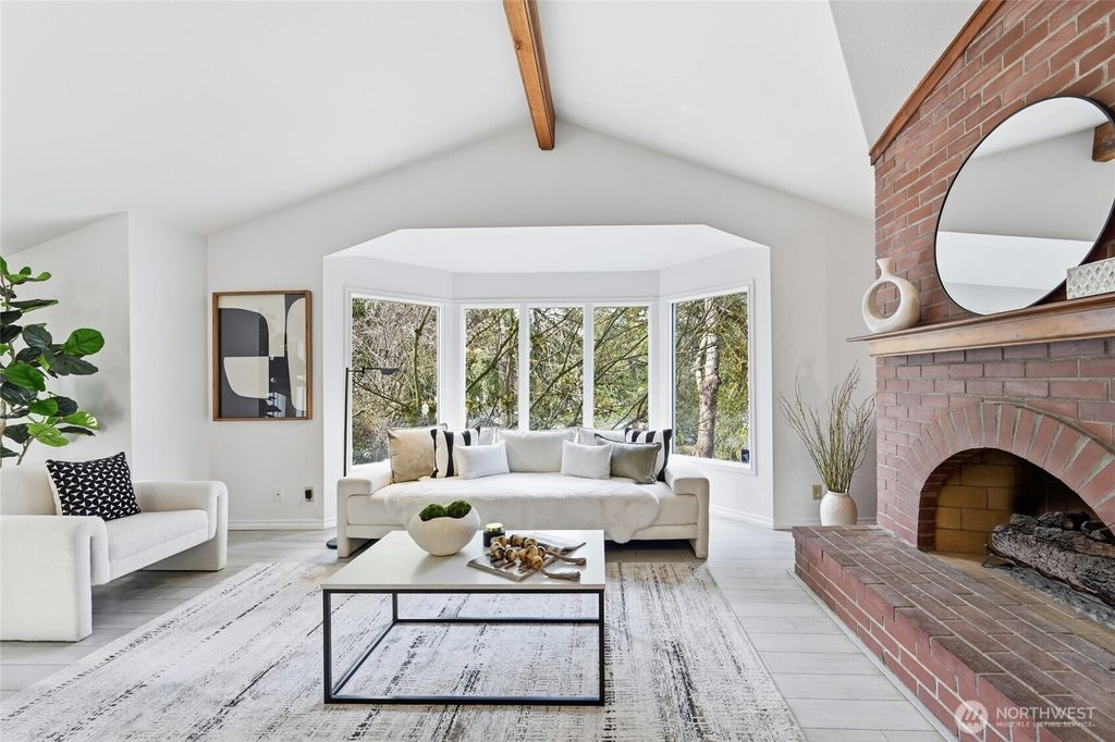 Photo of 1060 NW Glenwood Court, Issaquah, WA 98027 (MLS # 2486306)