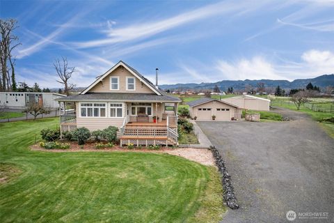 Photo of 211 S Welcome Slough Road, Cathlamet, WA 98612 (MLS # 2499412)