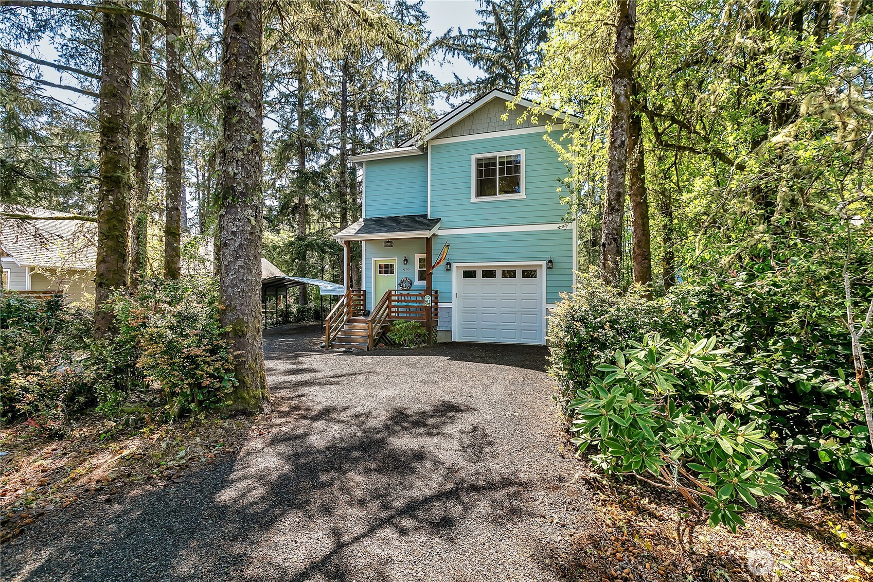929 Discovery Avenue SE