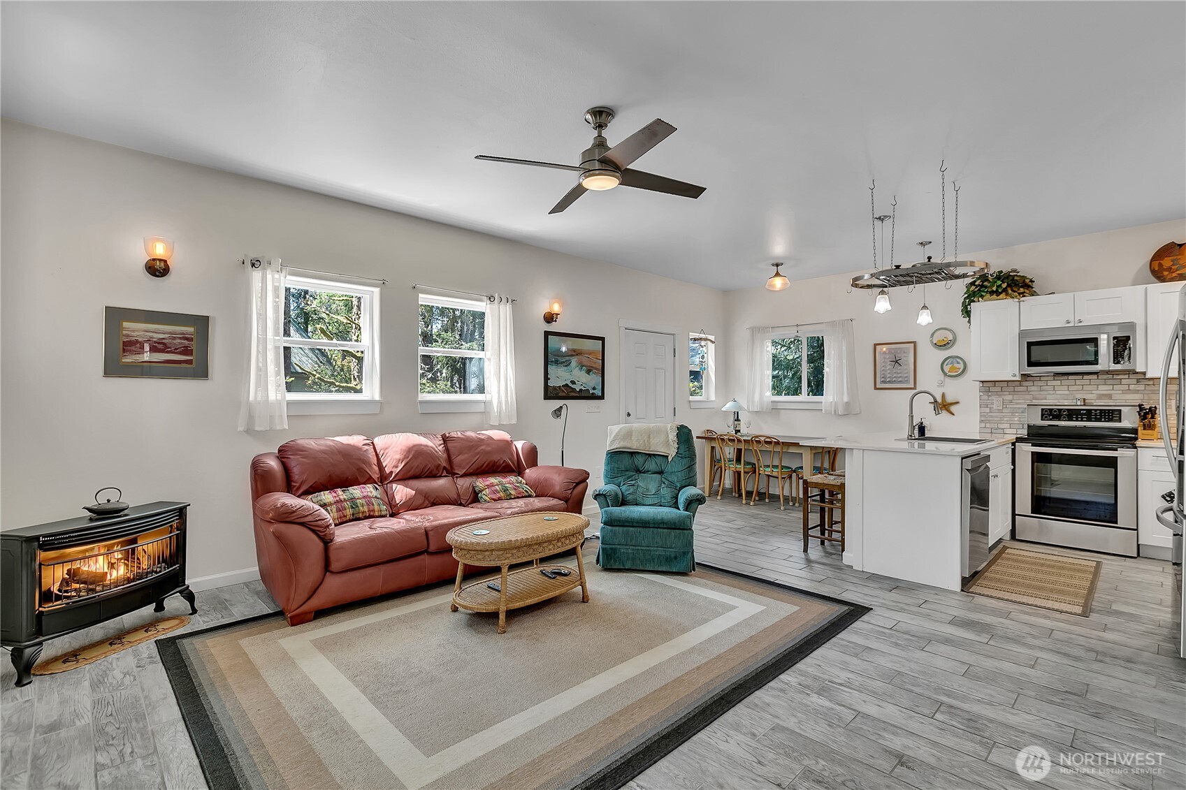 929 Discovery Avenue SE