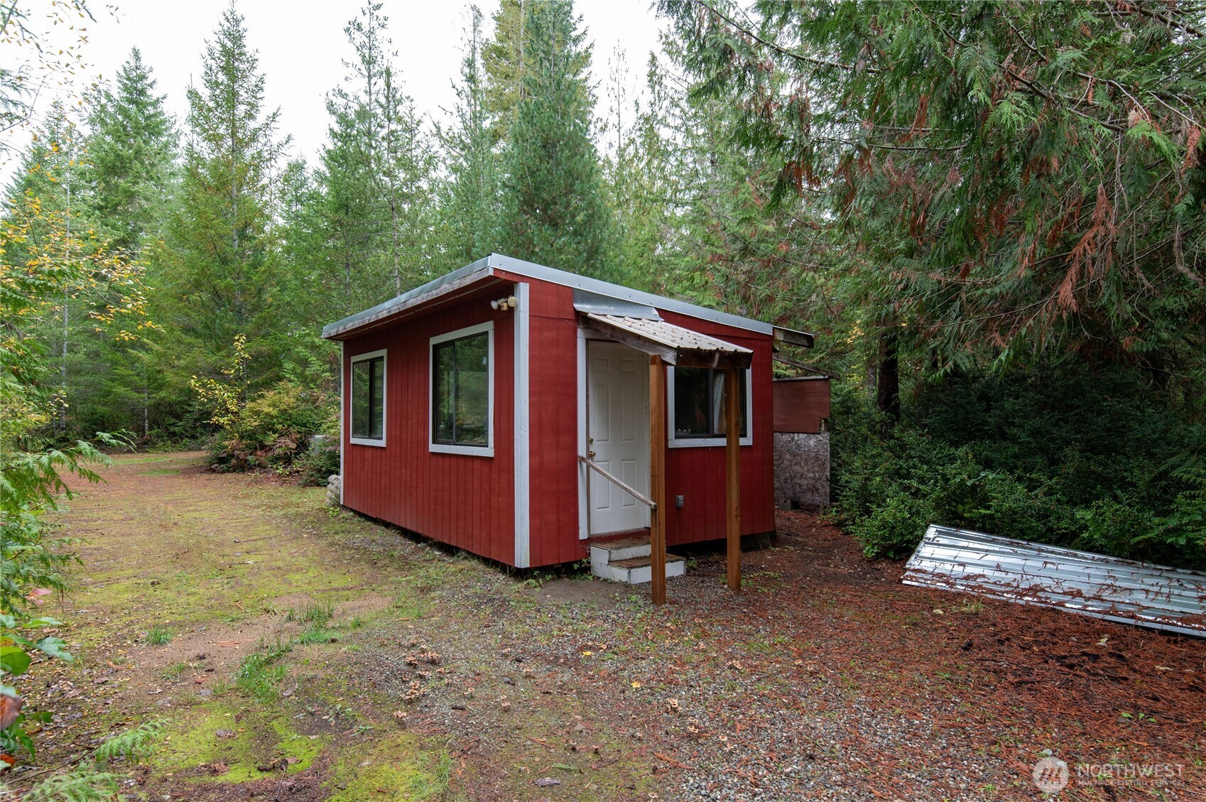 290 NE Kissin Tree Lane