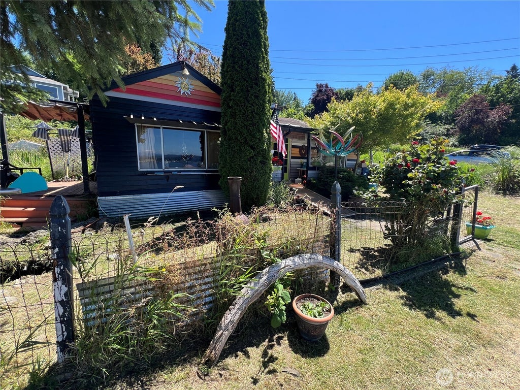 Photo of 1647 Beach Drive E, Port Orchard, WA 98366 (MLS # 2553306)