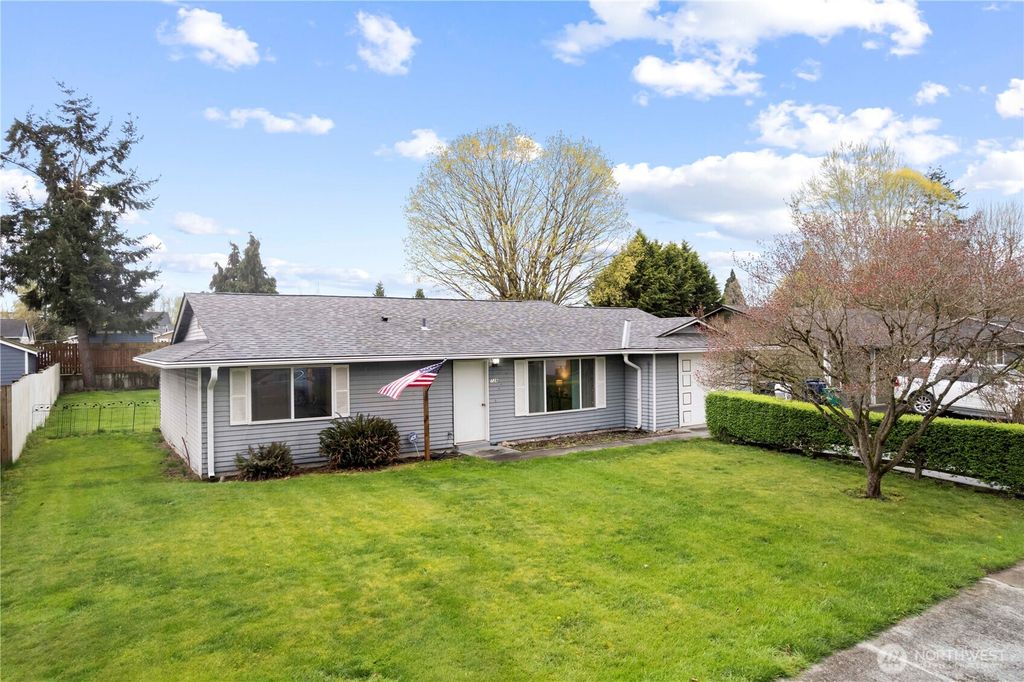 Photo of 739 2nd Avenue NE, Pacific, WA 98047 (MLS # 2357713)
