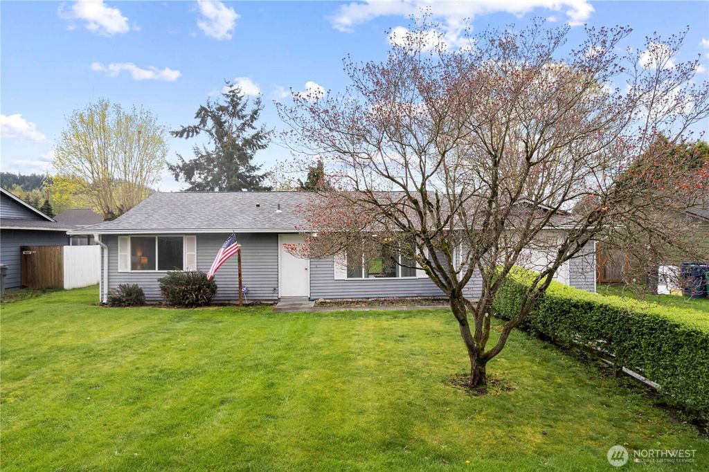 Photo of 739 2nd Avenue NE, Pacific, WA 98047 (MLS # 2357713)