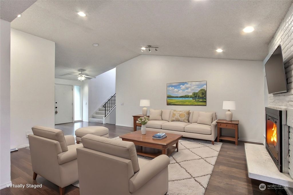 Photo of 32216 40th Place SW, Federal Way, WA 98023 (MLS # 2282321)