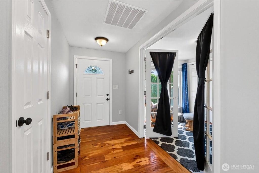 Photo of 435 Harrison Street, Sumner, WA 98390 (MLS # 2576494)