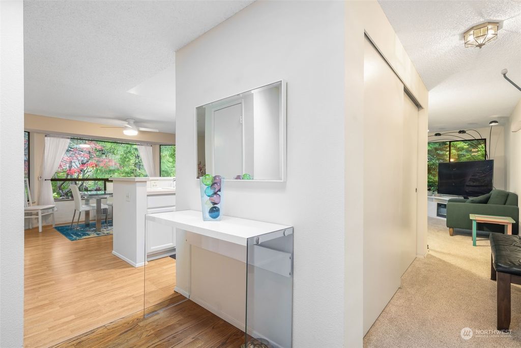 Photo of 1122 S 249th Place, Des Moines, WA 98198 (MLS # 2325044)