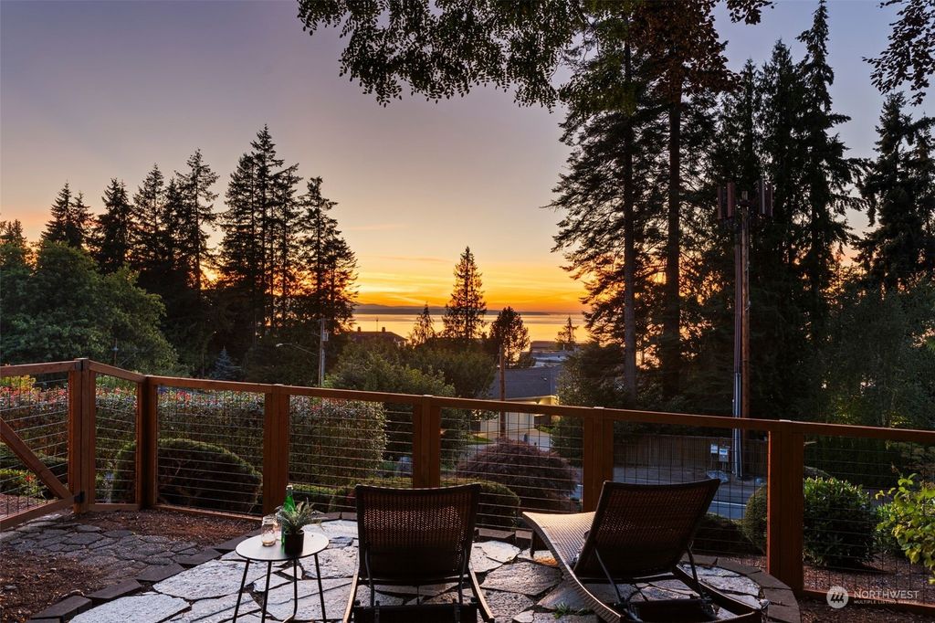 Photo of 9122 Olympic View Drive, Edmonds, WA 98026 (MLS # 2286822)