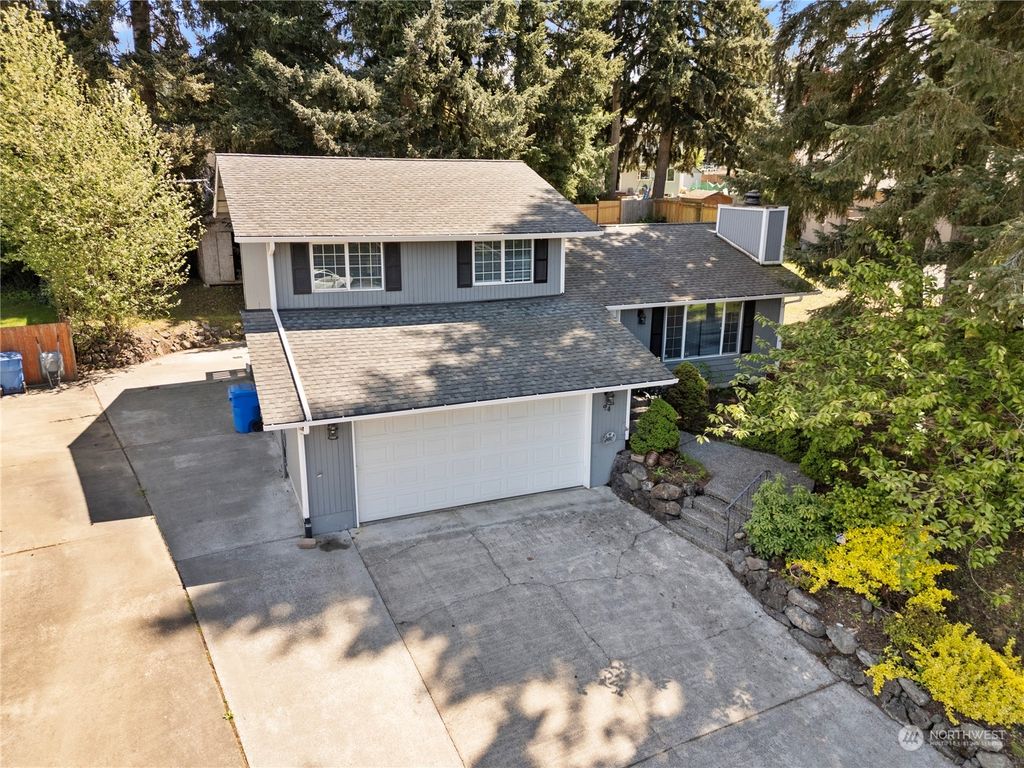 Photo of 94 Hylebos Avenue, Milton, WA 98354 (MLS # 2244310)