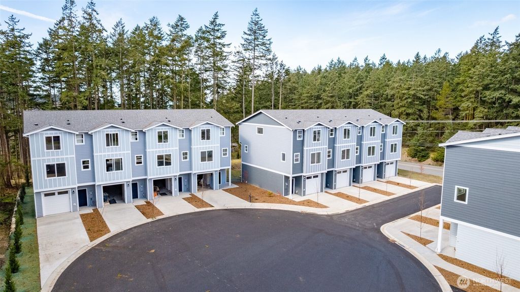 Photo of 945 NW Heller Street #C3, Oak Harbor, WA 98277 (MLS # 2526916)