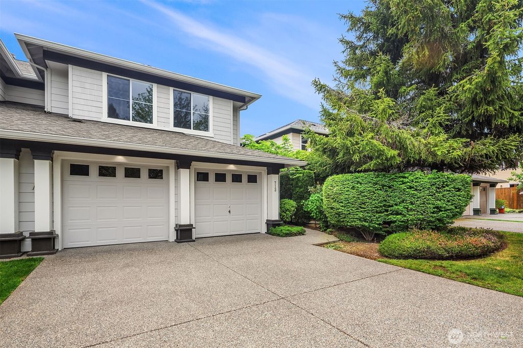 Photo of 713 239th Lane SE, Sammamish, WA 98074 (MLS # 2376493)