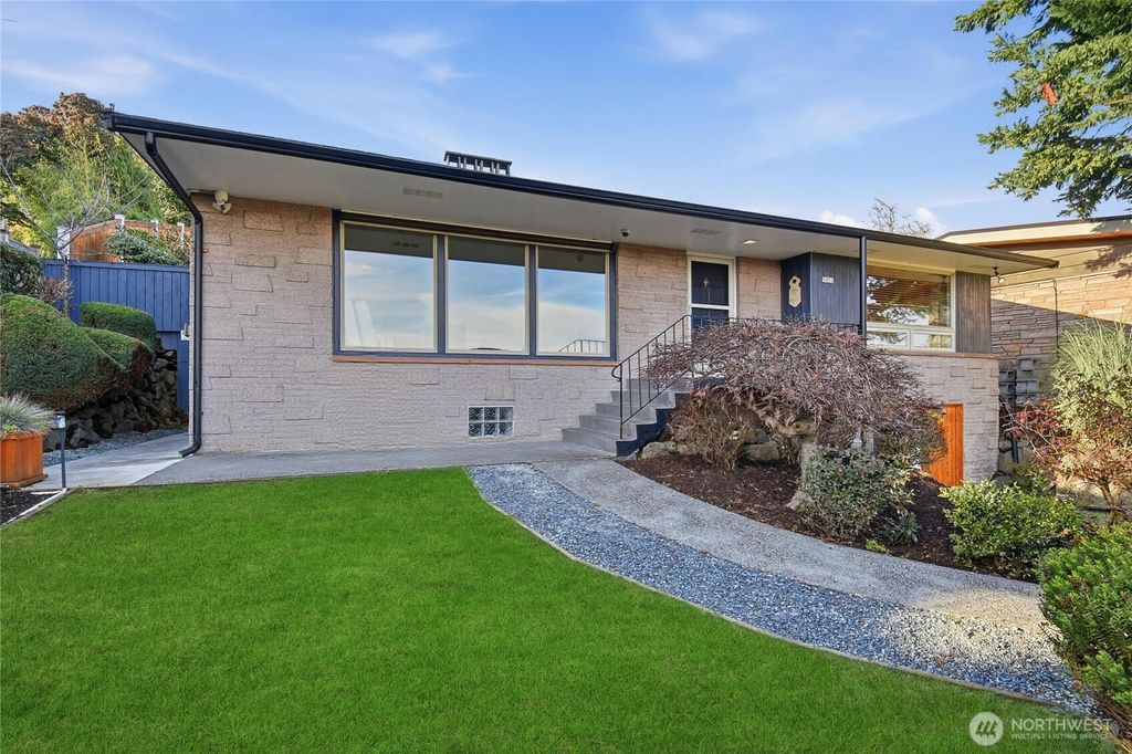 Photo of 5052 Pullman Avenue NE, Seattle, WA 98105 (MLS # 2471429)