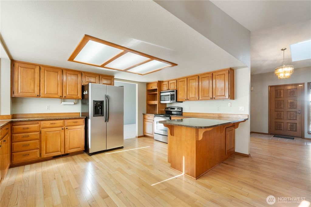 listing image 9361848720908935294
