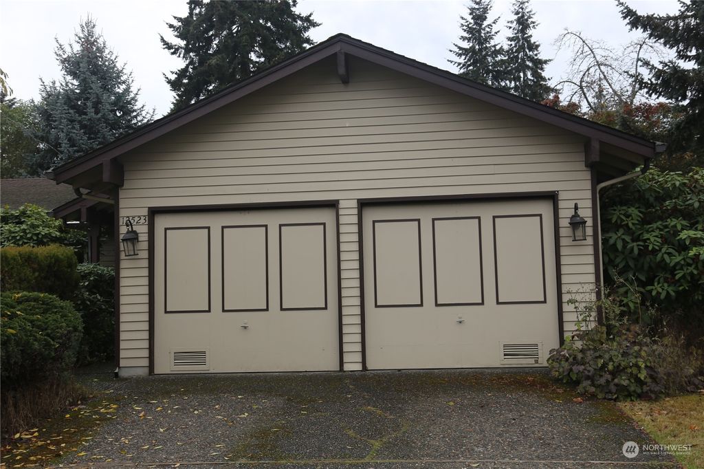 Photo of 12523 SE 67th Street, Bellevue, WA 98006 (MLS # 2018732)