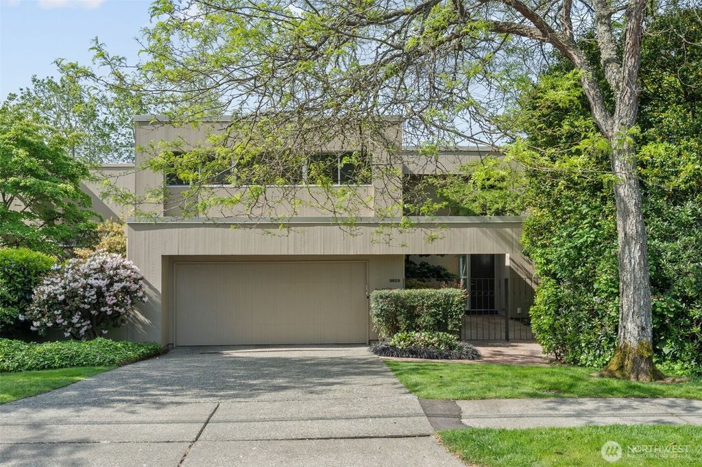 Photo of 9829 NE 1st Street, Bellevue, WA 98004 (MLS # 2522835)