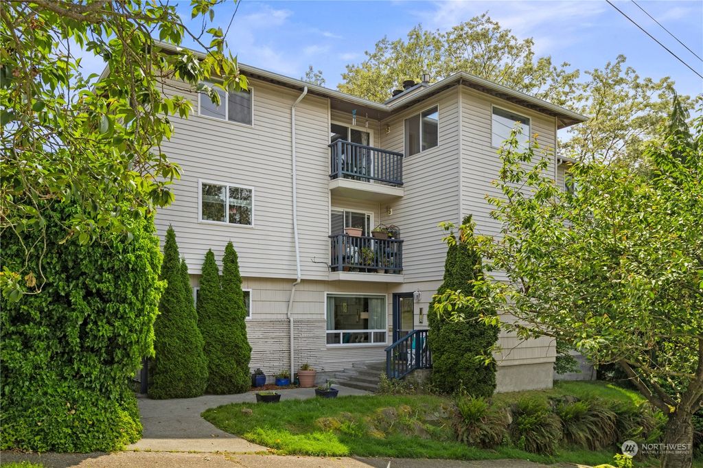 Photo of 3917 SW Raymond Street #101, Seattle, WA 98136 (MLS # 2072539)
