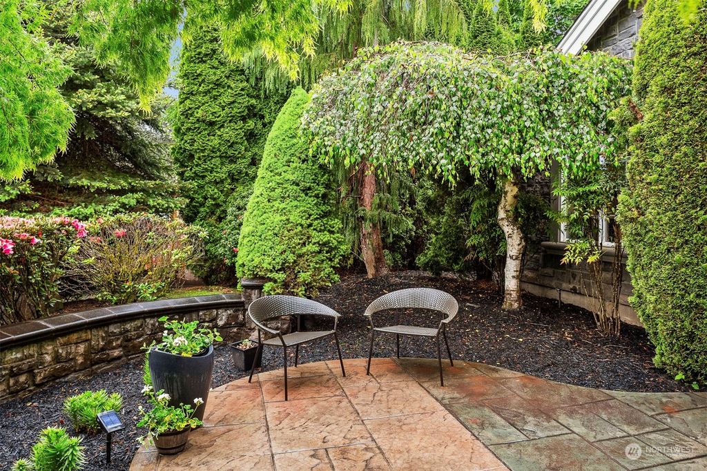 Photo of 21410 SE 5th Place, Sammamish, WA 98074 (MLS # 2233671)