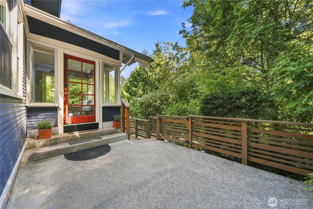 Photo of 1731 Lake Washington Boulevard S, Seattle, WA 98144 (MLS # 2583368)