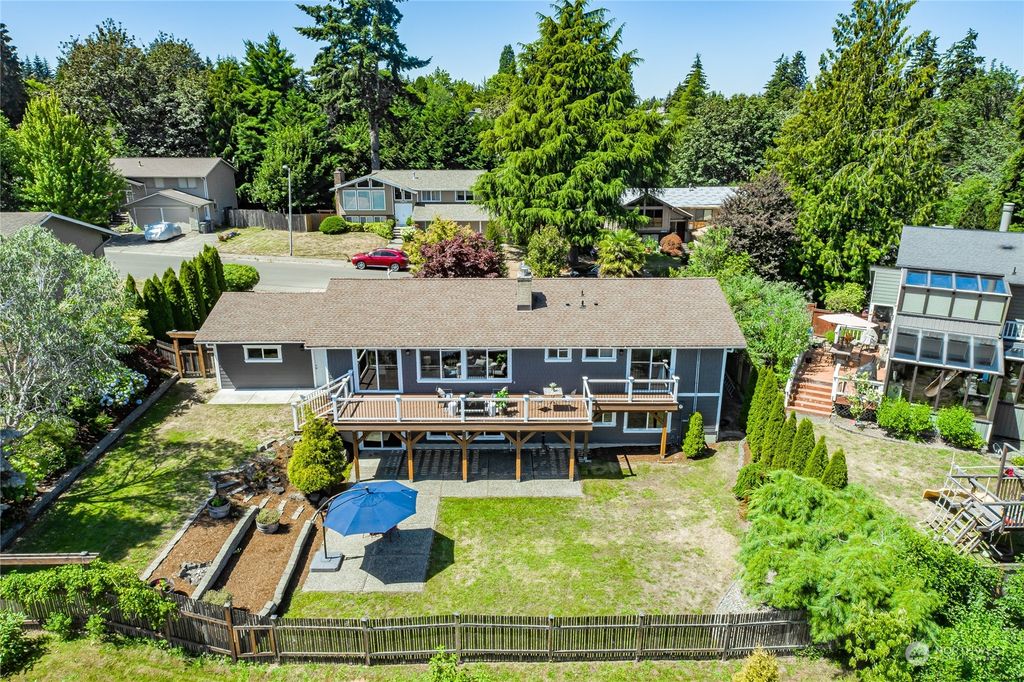 Photo of 12632 88th Place NE, Kirkland, WA 98034 (MLS # 1996278)