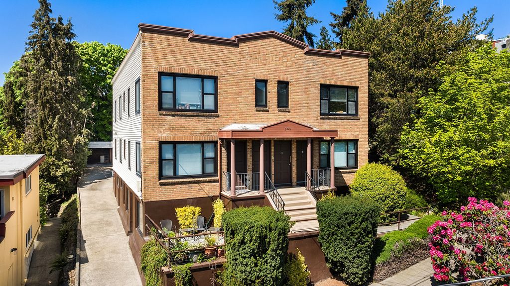 Photo of 909 4th Avenue N, Seattle, WA 98109 (MLS # 2384254)