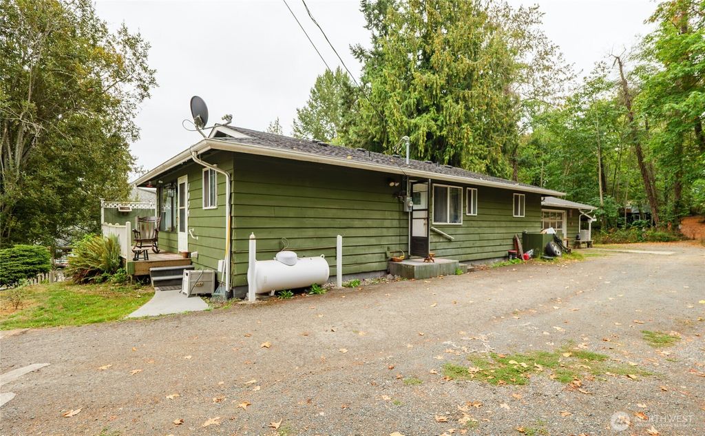 Photo of 1034 W Spruce Street, Port Angeles, WA 98363 (MLS # 2467428)