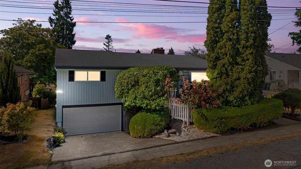 Photo of 12225 Palatine Avenue N, Seattle, WA 98133 (MLS # 2434834)