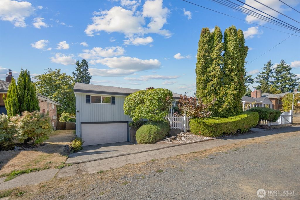 Photo of 12225 Palatine Avenue N, Seattle, WA 98133 (MLS # 2434834)
