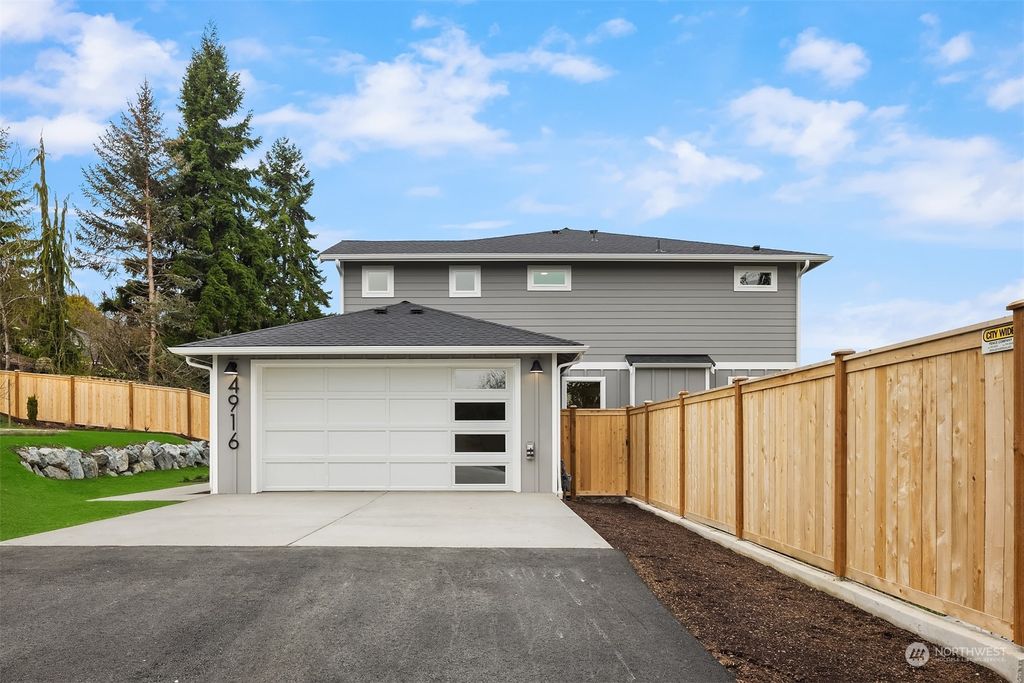 Photo of 4916 24th Avenue W, Everett, WA 98203 (MLS # 2195379)