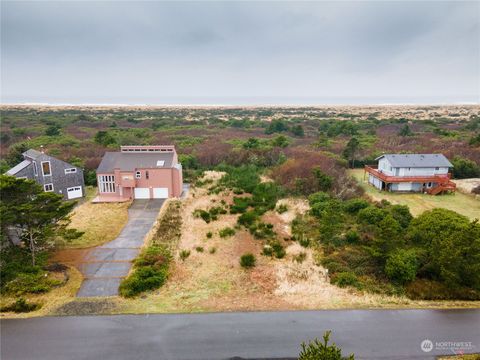 557 Sand Dune Avenue SW Ocean Shores WA 98569