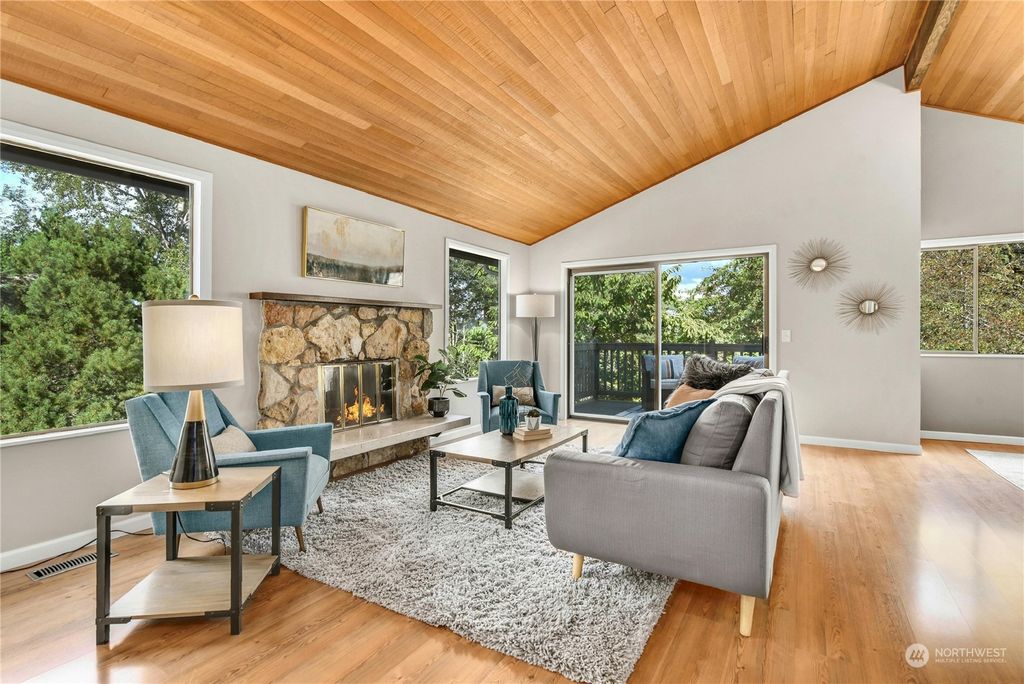 Photo of 4729 NE 204th Street, Lake Forest Park, WA 98155 (MLS # 2269292)