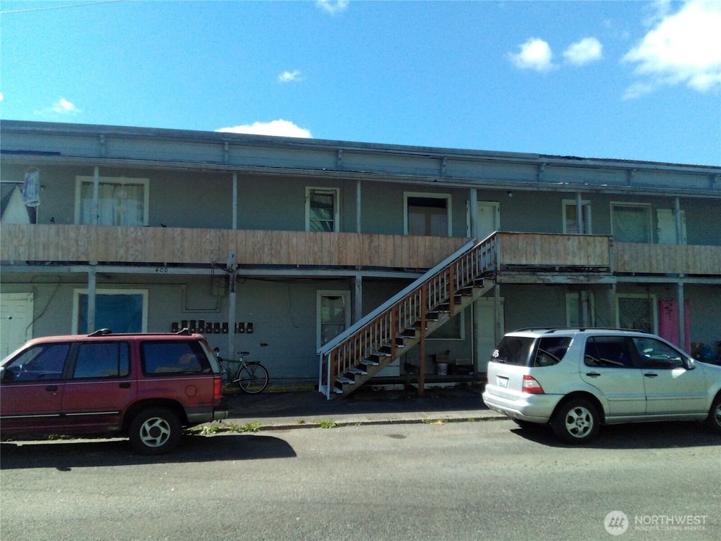 Photo of 400 9th Street, Raymond, WA 98577 (MLS # 2479972)