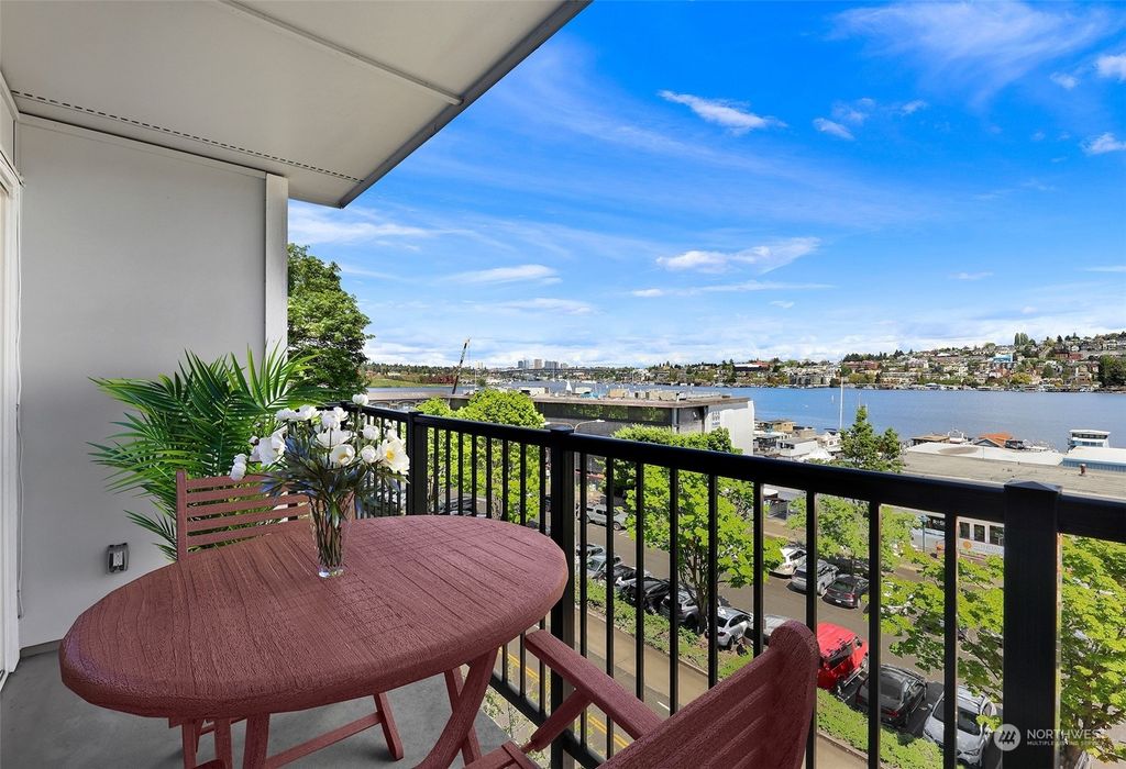 Photo of 2001 Westlake Avenue N #33, Seattle, WA 98109 (MLS # 2065551)