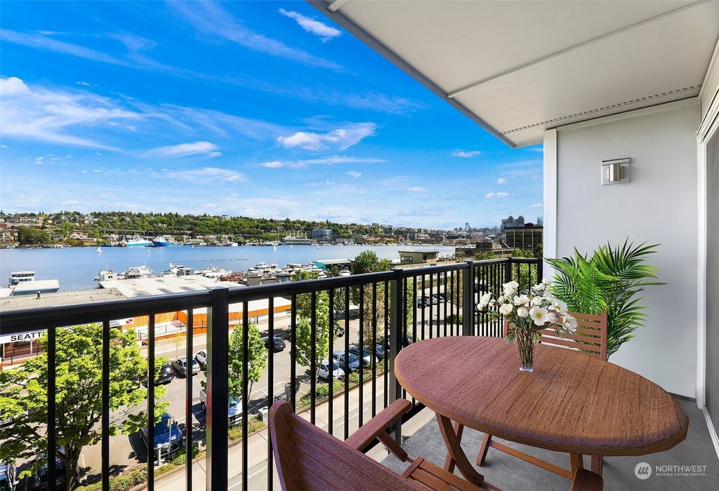 Photo of 2001 Westlake Avenue N #33, Seattle, WA 98109 (MLS # 2065551)