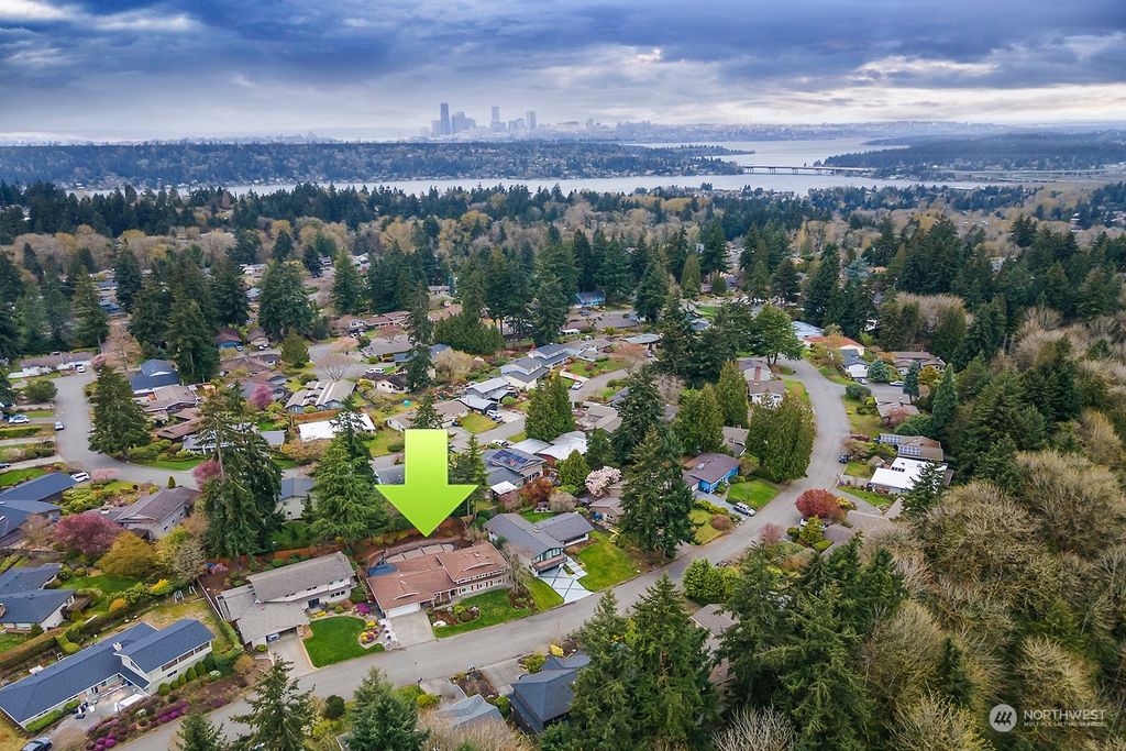 Photo of 5011 127th Place SE, Bellevue, WA 98006 (MLS # 2057705)