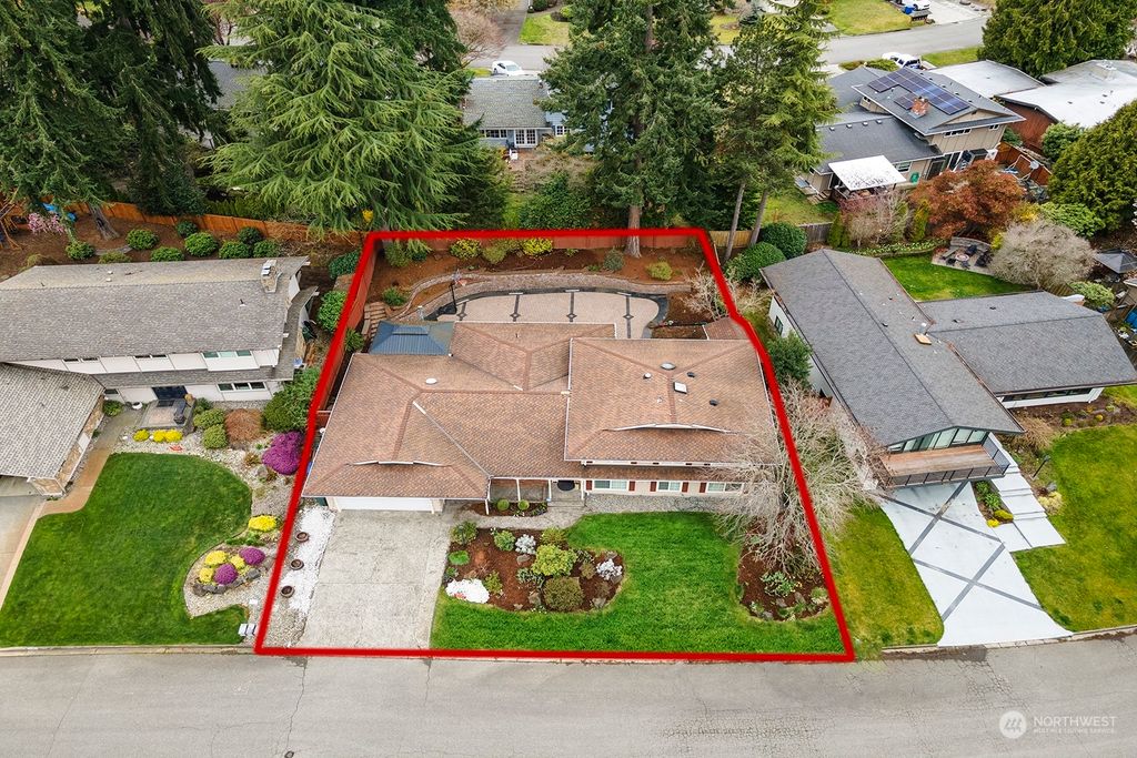 Photo of 5011 127th Place SE, Bellevue, WA 98006 (MLS # 2057705)