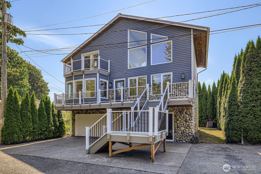 Photo of 907 Broadway Street, Arlington, WA 98223 (MLS # 2425635)