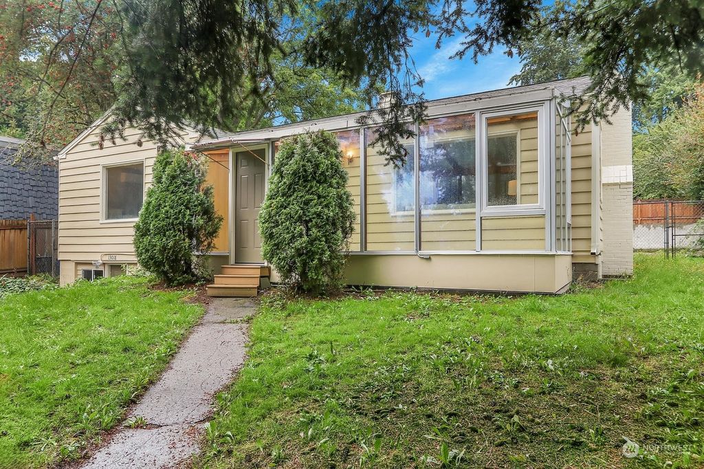 Photo of 13018 35th Avenue NE, Seattle, WA 98125 (MLS # 2291724)