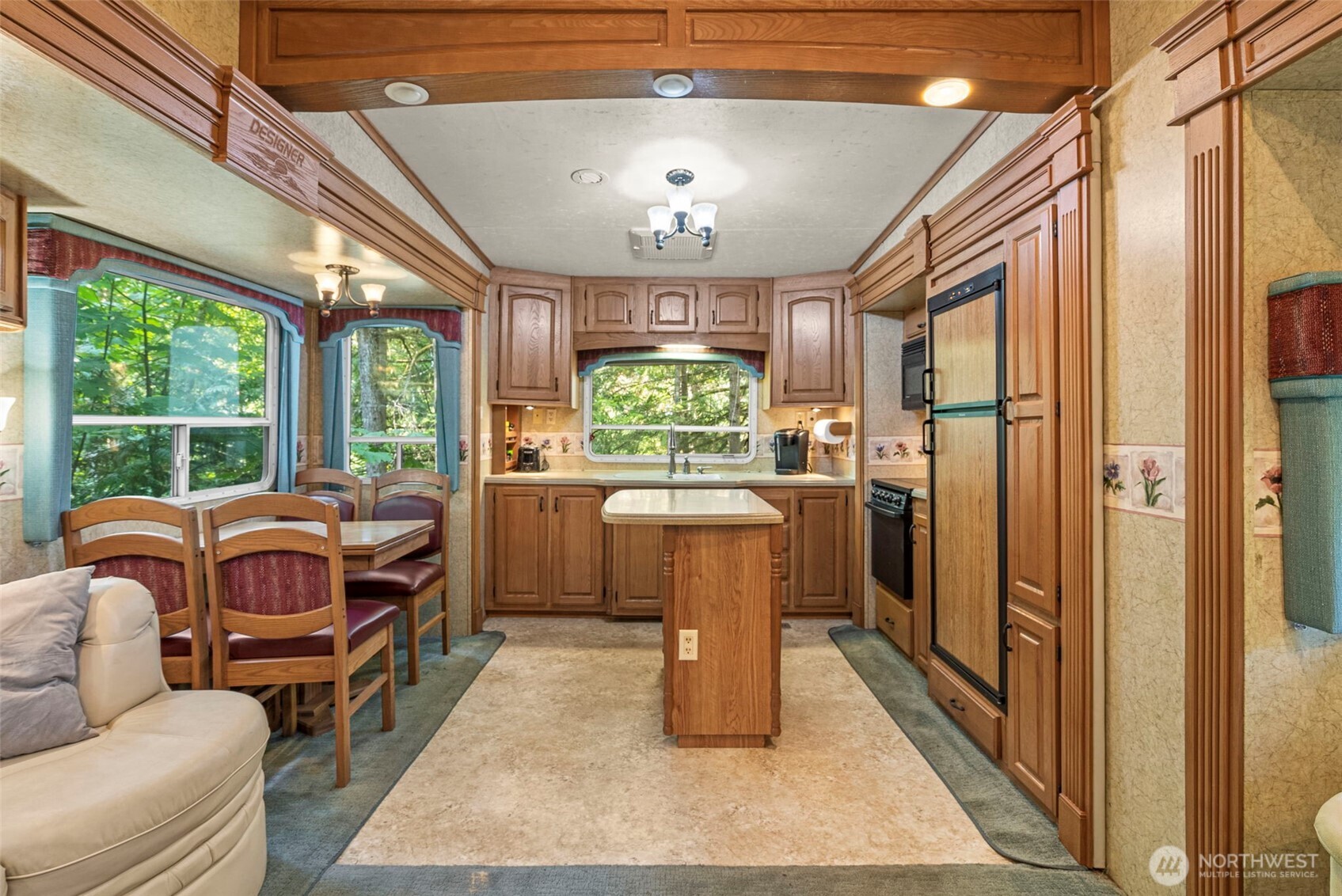 560 N Beacon Point Loop N